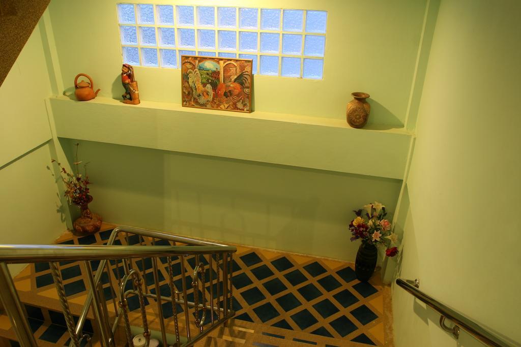 सराय Bt Mansion